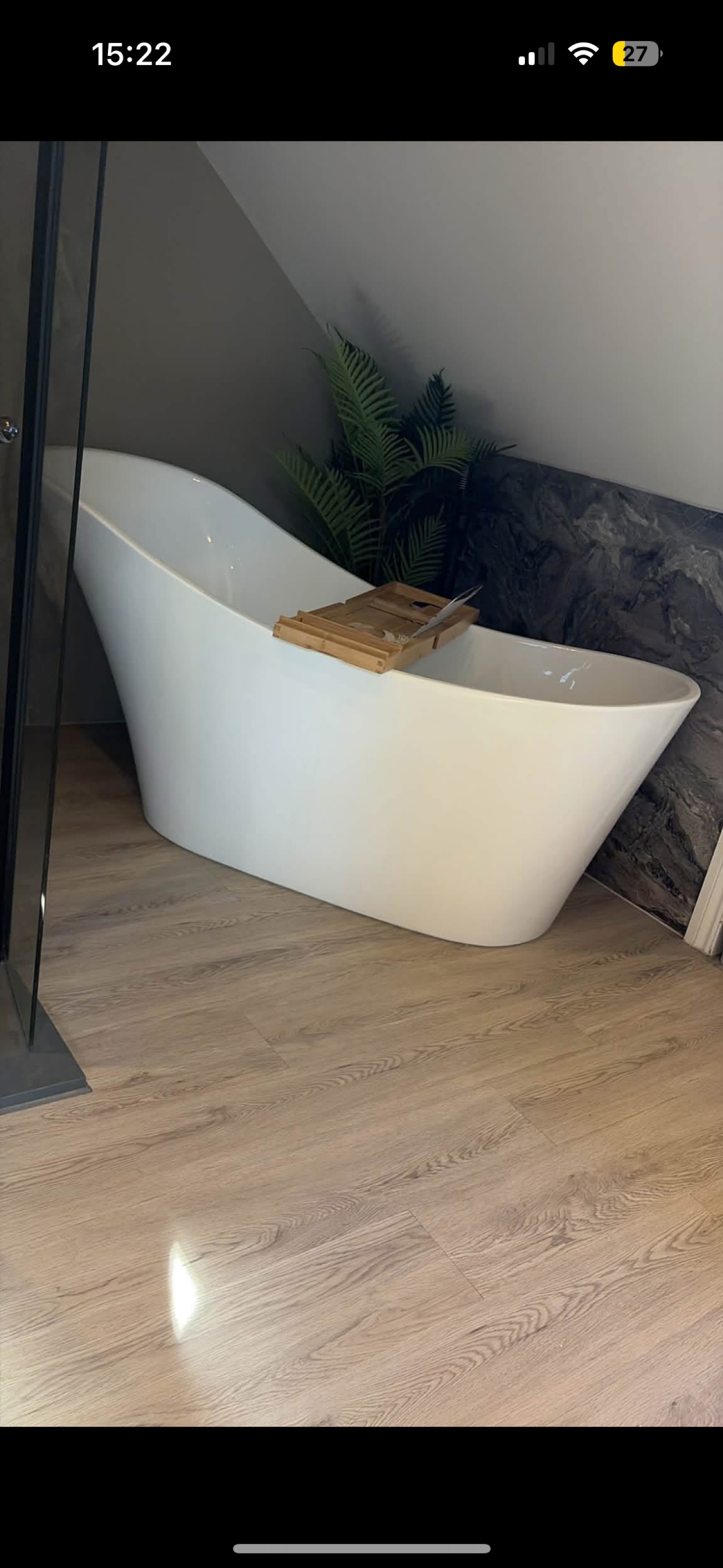 Clean freestanding bathtub